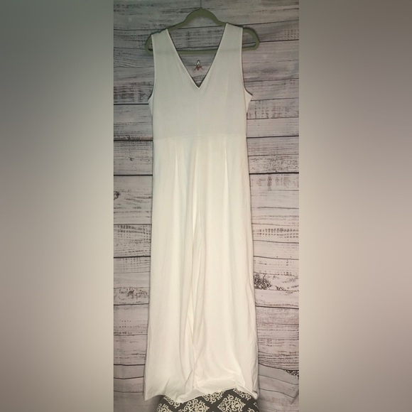 🪩🤍VENUS Chic White Jumpsuit NWOT Multiple sizes🤍🪩 - Picture 5 of 15